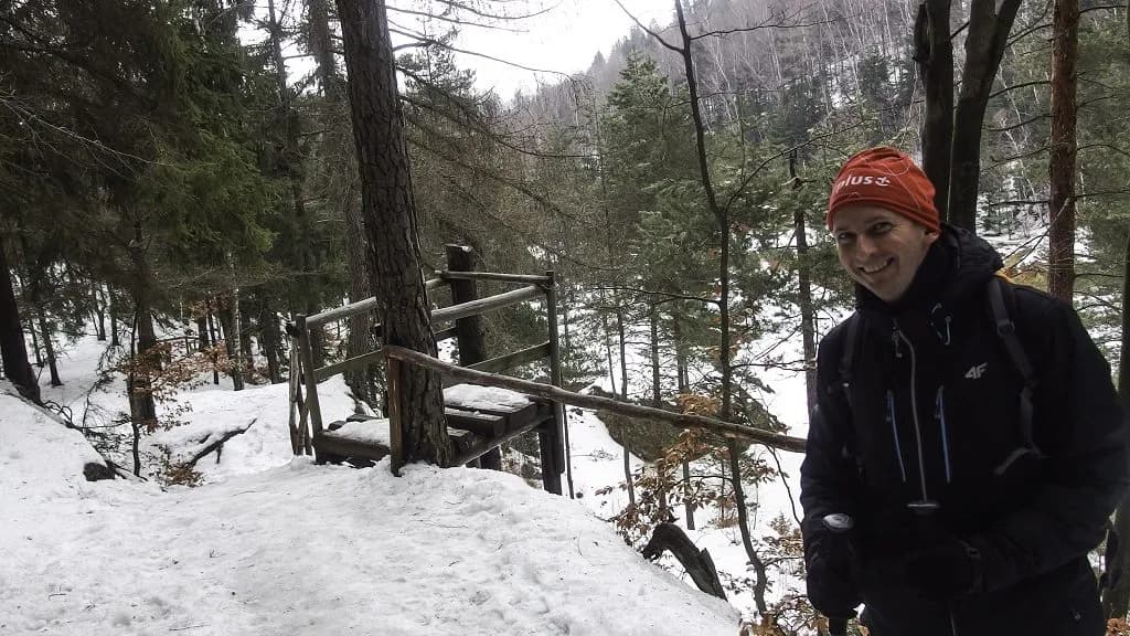 Zimowa magia Kolorowych Jeziorek. Jak wygląda to miejsce w śniegu?