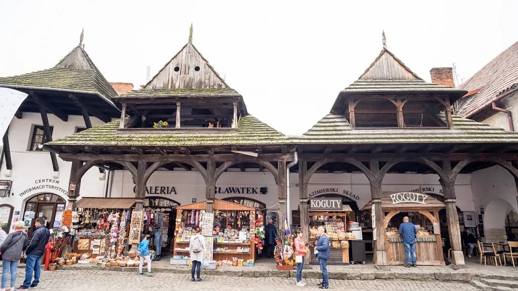 Kazimierz Dolny zachwyci Cię cudami. Co musisz tam zobaczyć?