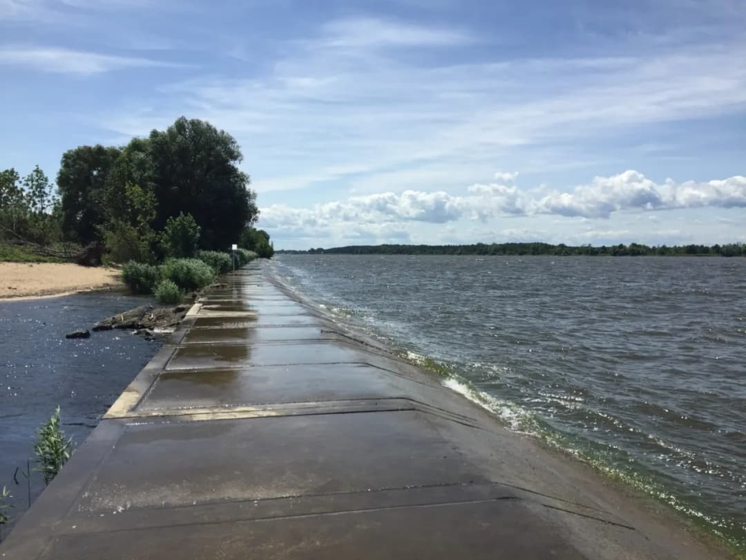 Odwiedź przystań w Mikoszewie i dotrzyj do ważnego ujścia Wisły!