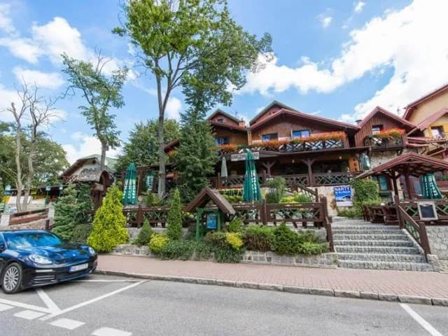 Świeże ryby w Krynicy Morskiej? Oto 5 najlepszych karczm rybnych