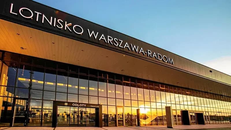 Gdzie jest lotnisko Warszawa Radom? Odkryj jego lokalizację i dojazd