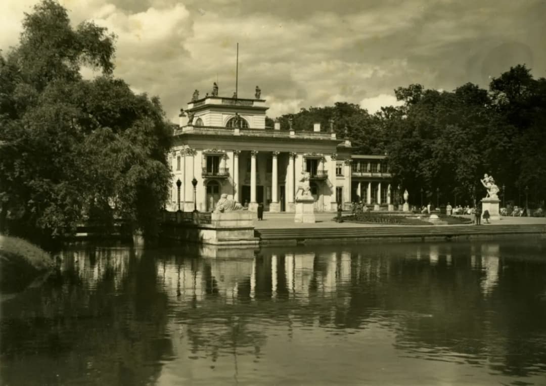 Pałac na wyspie w Łazienkach Królewskich: historia i architektura