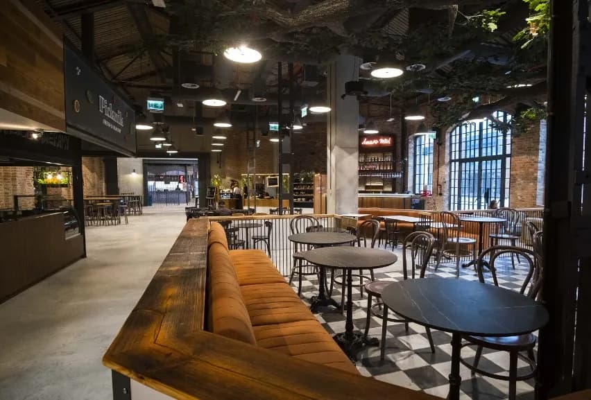 Czy wizyta w restauracji Fabryka to kulinarna przygoda życia? Rady