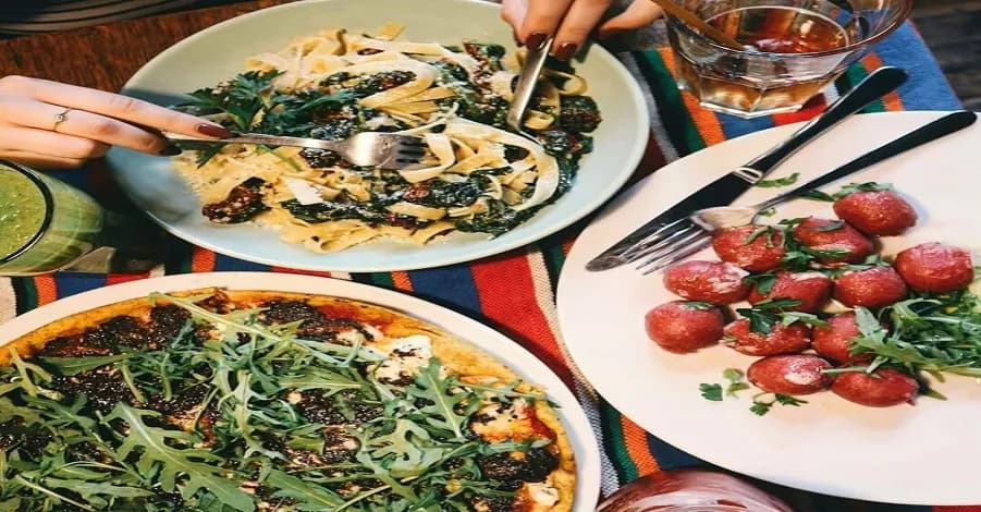 Oto 5 wegańskich restauracji w Katowicach, które pokochasz od razu