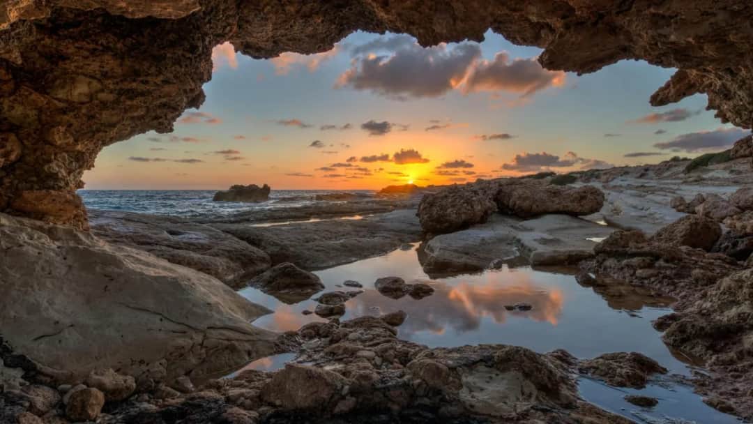 Ile Trwa Lot z Krakowa na Cypr? Wszystko, Co Musisz Wiedzieć o Czasie Podróży