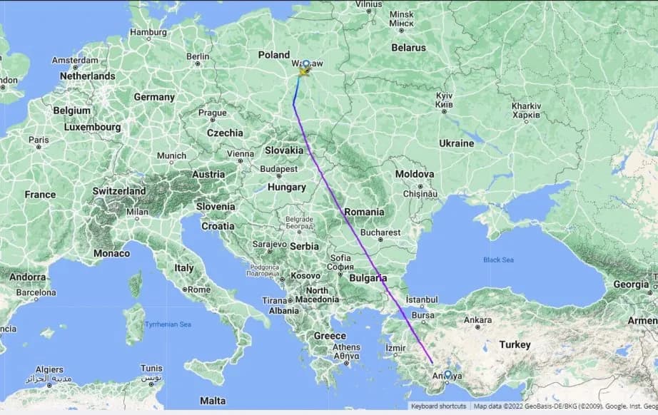 Ile trwa lot do Stambułu? Poznaj wszystkie szczegóły podróży samolotem