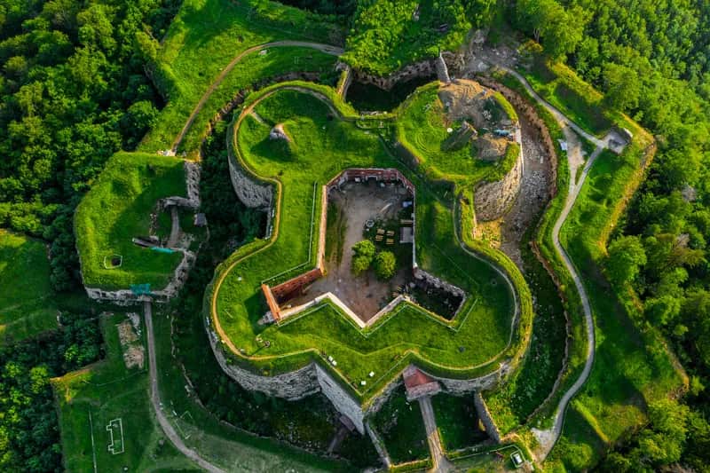 Góry Sowie atrakcje: czy są ciekawsze od Jeleniej Góry?