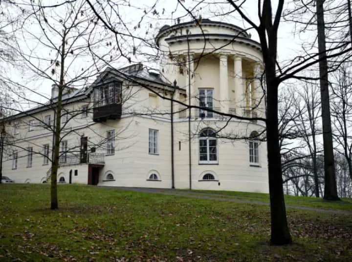 Pałac w Zarzeczu: Historia i tajemnice, które musisz poznać