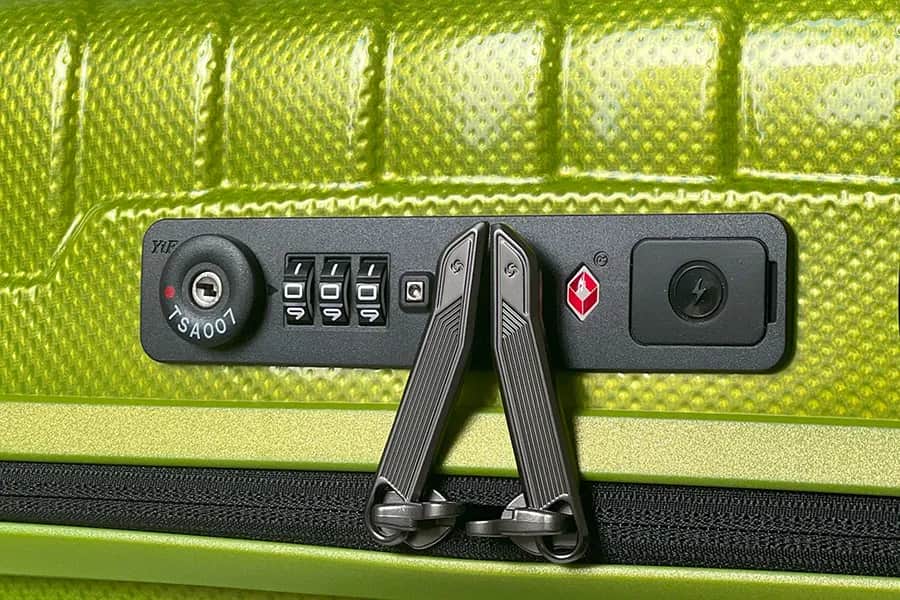 Jak zmienić kod w walizce Lasocki i uniknąć problemów z zamkiem