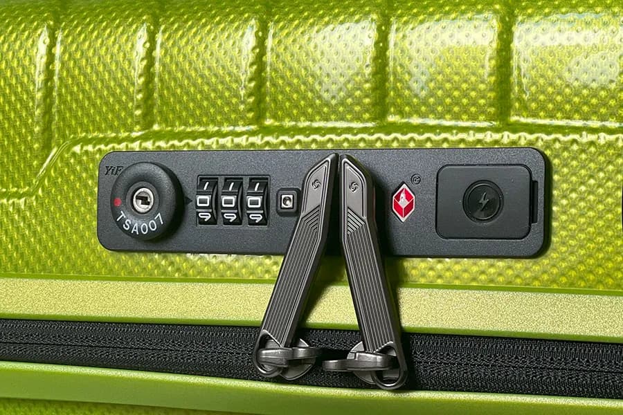 Jak zmienić kod w walizce Lasocki i uniknąć problemów z zamkiem